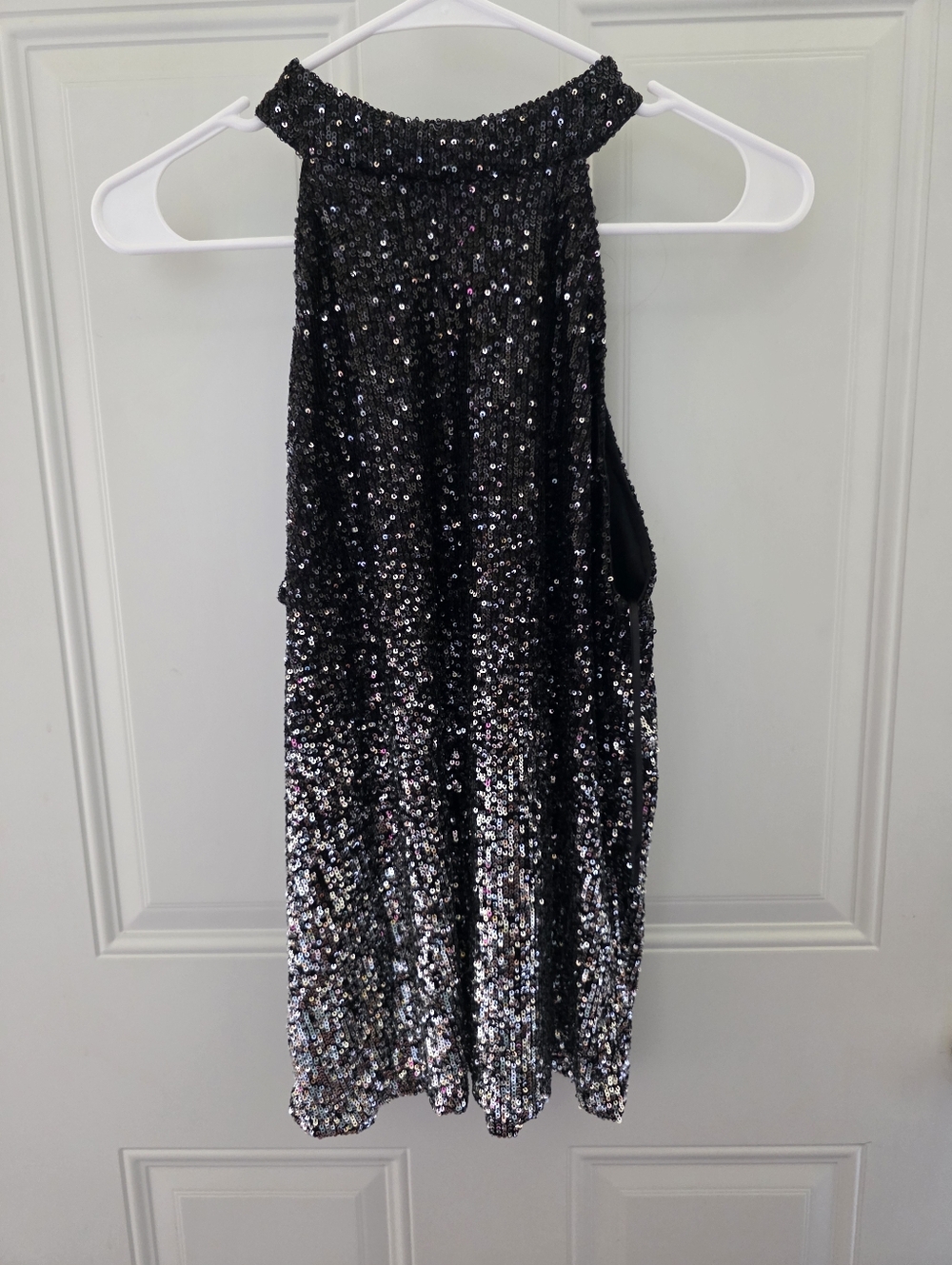 Cable & Gauge Sequin Halter Top Size Large - New With Tags